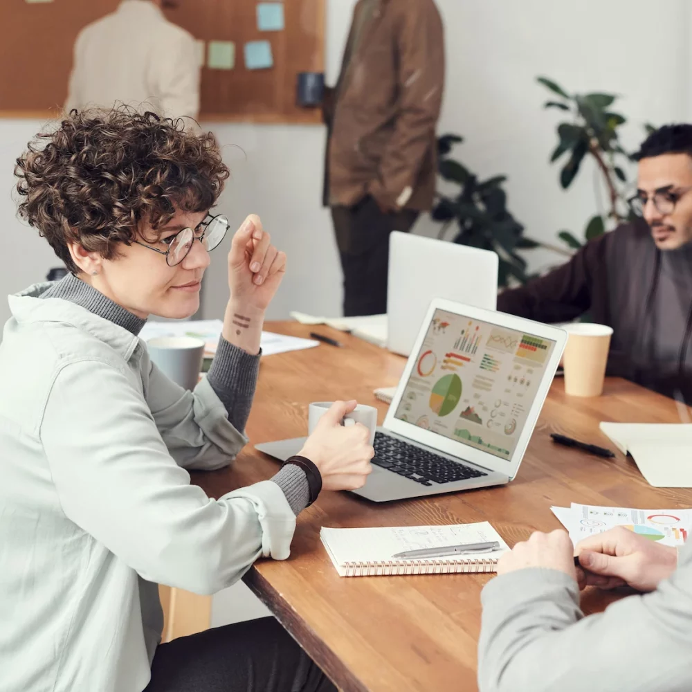2 – Pourquoi choisir Cegedim pour votre entreprise Pourquoi choisir Cegedim pour votre entreprise